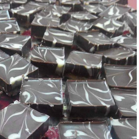 my-11134207-7r98s-lqr5be3moqwu2d.webp Marble Chocolate 25pcs