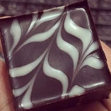 my-11134207-7r990-lqr5be3mrk1q5c.webp Marble Chocolate 25pcs