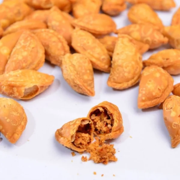 my-11134207-7ras9-mal04rji6tuy0d.webp Mini Curry Puffs 500g