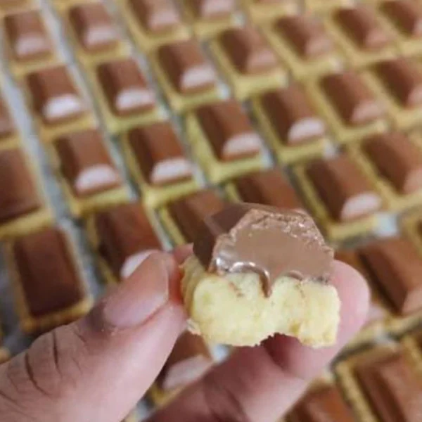 my-11134207-820la-ms12a66x6eiu92.webp Cadbury Butter Cookies 30pcs