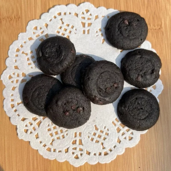 my-11134207-820le-mk13u2wtm0apa4.webp Blackout Dark Chocolate Chip Cookies 200g