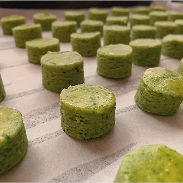 sg-11134201-825b1-mqkwktpm4qa779.webp Crunchy Green Pea Cookies 30pcs